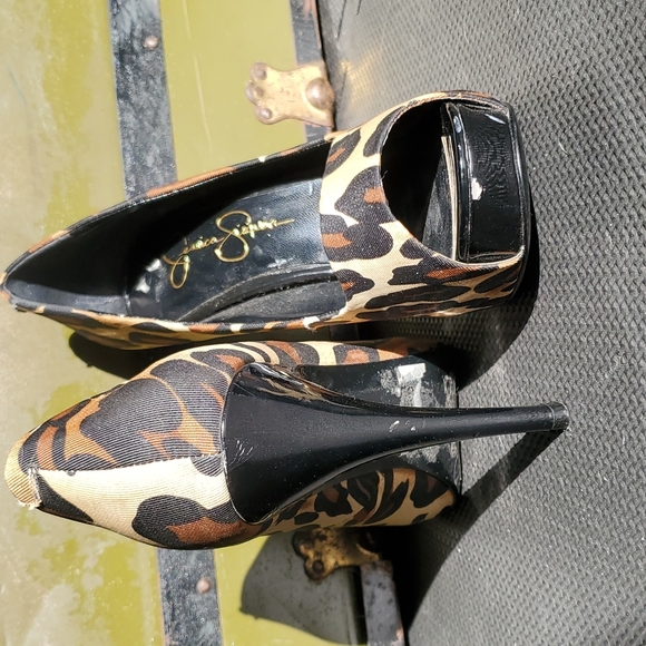 Jessica Simpson leopard heels - Picture 3 of 4